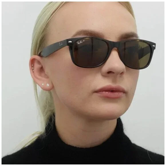 Ray-Ban • New Wayfarer Classic Polarized Sunglasses • Tortoise/G-15 • With Case